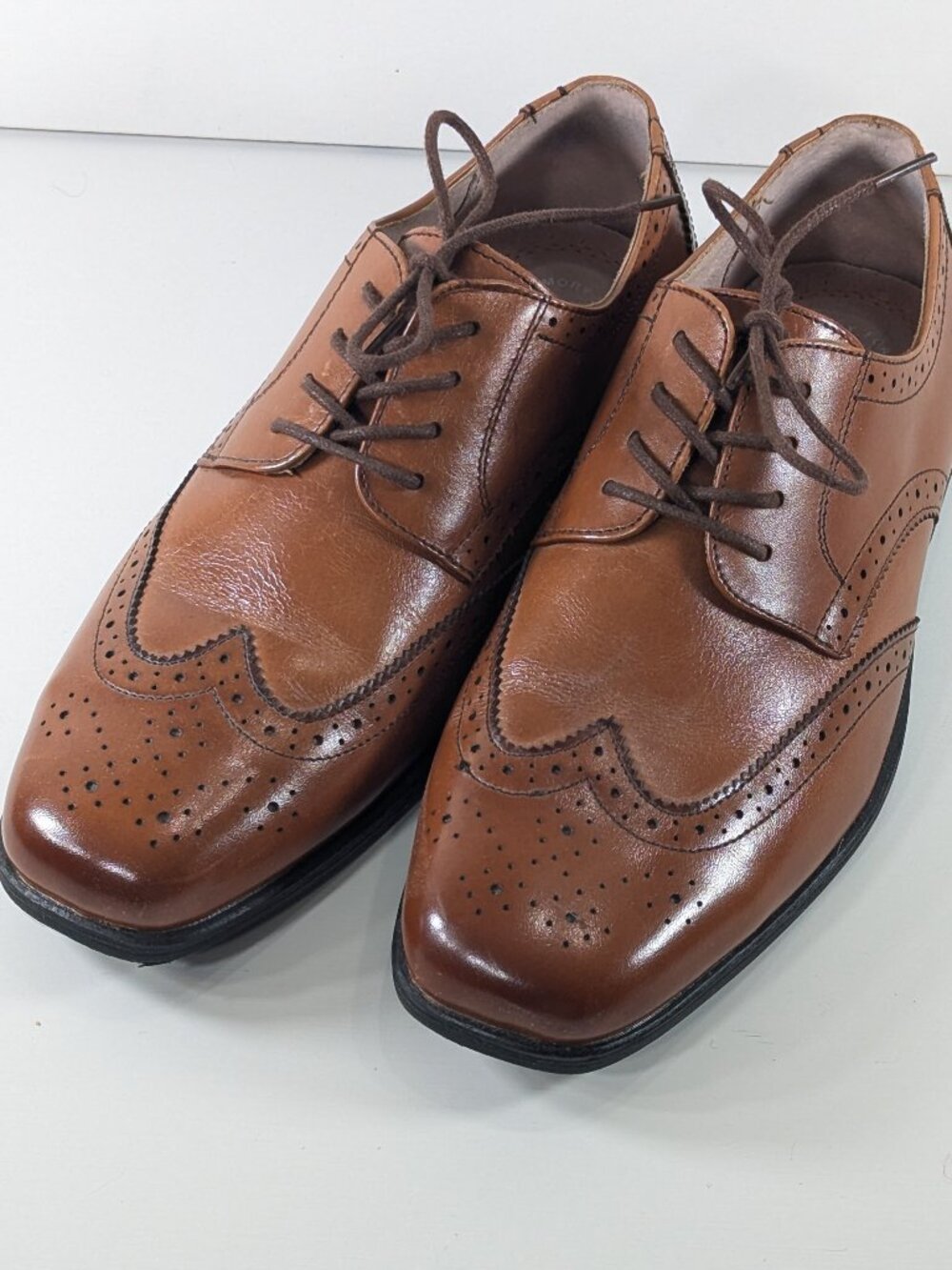 Brown Leather Florsheim Kids wingtip oxford dress shoes, Boys 6M (Womens EU 40)